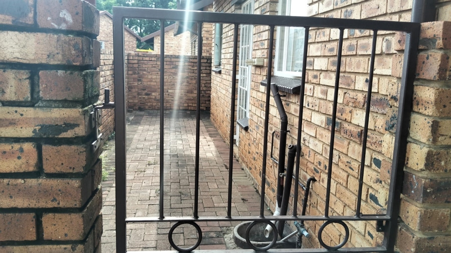 3 Bedroom Property for Sale in Safari Gardens North West